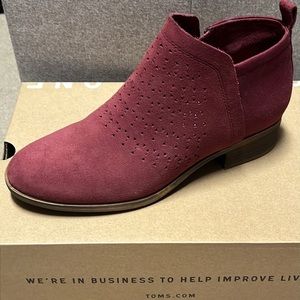 Toms Deia Booties size 6.5 in maroon